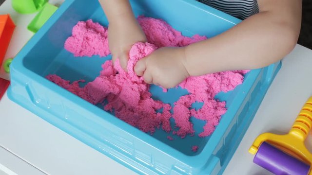 Pink kinetic sand