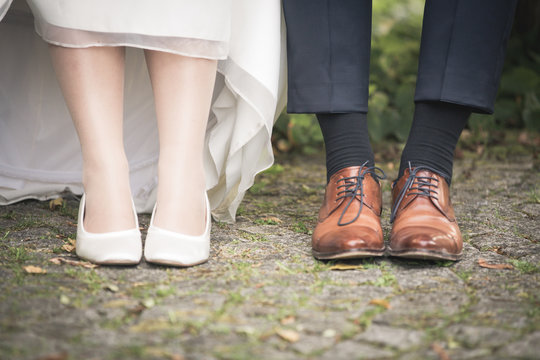 Schuhe eines Hochzeitspaares
