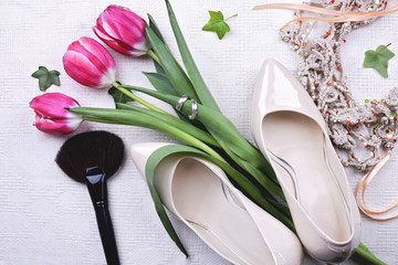Bride shoes and rings