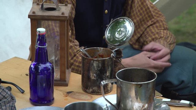 Drinking and eating utensils of Civil War soldiers