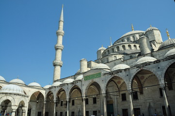 Fototapeta na wymiar Minarete Mezquita azul
