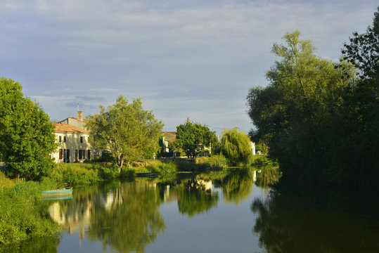 La s&egrave;vre Nortaise &agrave; Damvix (85420), d&eacute;partement de Vend&eacute;e en r&eacute;gion Pays de la Loire, France	