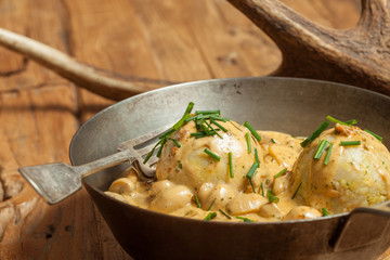 Semmelknödel in der Pfanne