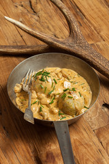Semmelknödel in der Pfanne