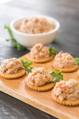 tuna salad cracker