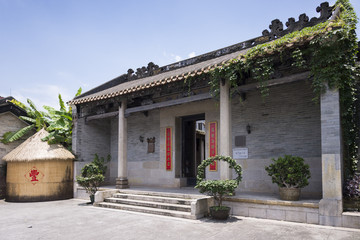 Fototapeta na wymiar Chinese traditional lingnan architecture