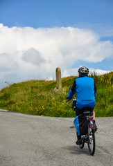 Peregrino del Camino de Santiago en bicicleta, Roncesvalles, Valcarlos, España