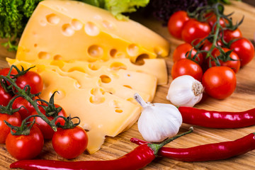  cheese with fresh vegetables