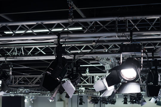  Large number of moving lights for trade fair or stage