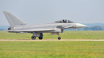 Eurofighter Typhoon - obrazy, fototapety, plakaty
