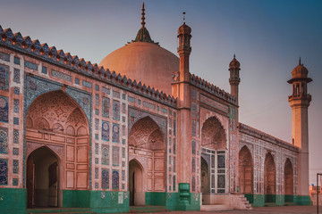 Badshahi Mosque ( Badshahi masjid )