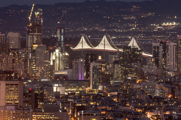 Obraz premium San Francisco City Lights from Twin Peaks. Close-up aerial views of San Francisco Downtown at night.