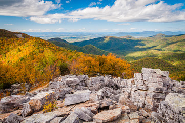 Autumn view of the Shenandoah Valley and Blue Ridge Mountains fr