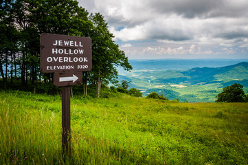 Sign for Jewell Hollow Overlook and view of the Shenandoah Valle