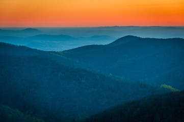 Fototapeta na wymiar Sunrise over the Appalachian Mountains, seen from Skyline Drive