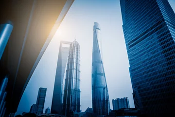 Papier Peint photo Shanghai Shanghai Tower, Shanghai World Financial Center et Jin Mao Tower, les plus hauts bâtiments de Shanghai, dans les tons bleus, Chine, Asie.