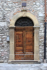 Fototapeta na wymiar Medieval front door