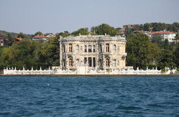 Fototapeta na wymiar Kucuksu Pavilion in Istanbul, Turkey