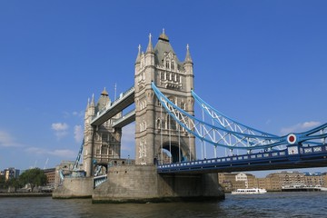 Fototapeta na wymiar Tower Bridge, London, over Thames River