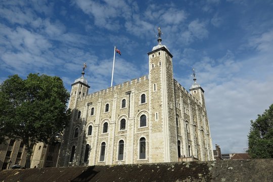 London, Tower of London, White Tower, sunny day