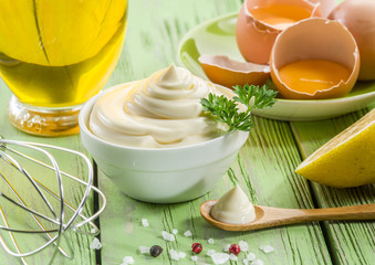 Natural mayonnaise ingredients and the sauce itself.