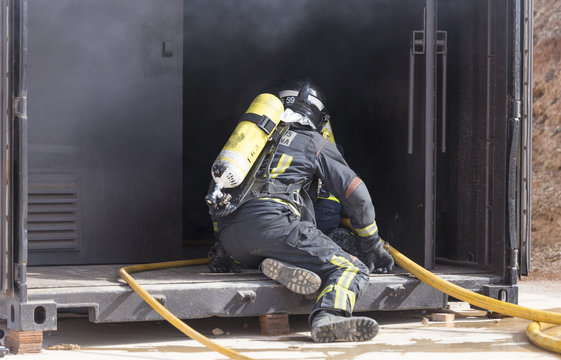 Practices in a flashover container