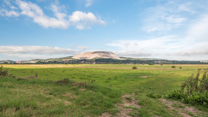 Fototapeta premium Heringen (Werra) mit Salzberg