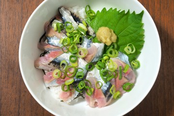 秋刀魚丼