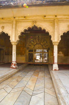 Inlaid marble, columns and arches, Hall of Private Audience or Diwan I Khas at the Lal Qila or Red Fort in Delhi, India