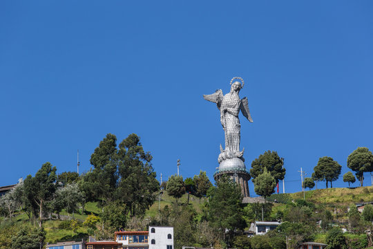 Virgen De Quito, El Panecillo