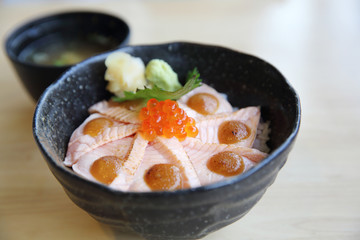 salmon sushi rice don