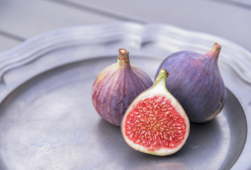 Colourful ripe figs