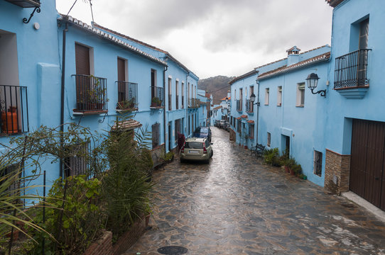 Calle de Juzcar, pueblo de Malaga, llamado pueblo pitufo