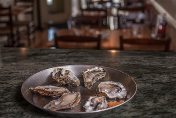 Hank's Oyster Bar, King Street. Half dozen raw oysters.