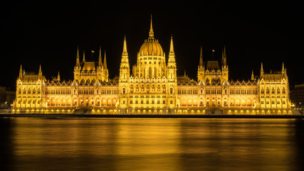 Fototapeta premium Parlamentsgebäude in Budapest Ungarn - The parliament in Budape