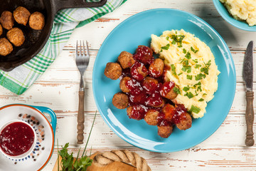 Meatballs and mashed potatoes