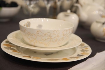 A white bowl and plate 