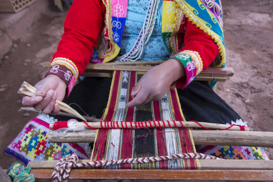 Traditional weaving, Pisac, Peru