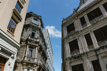 Fototapeta na wymiar View of Havana and its historic buildings, Cuba
