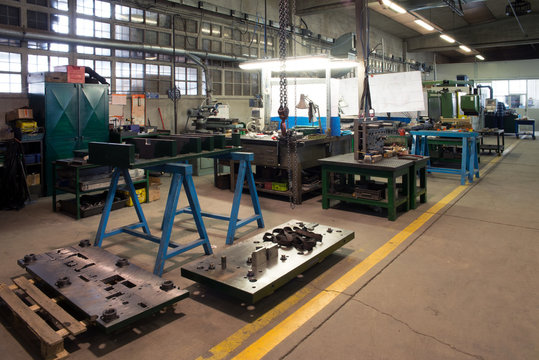 Workshop - manufacturing molds