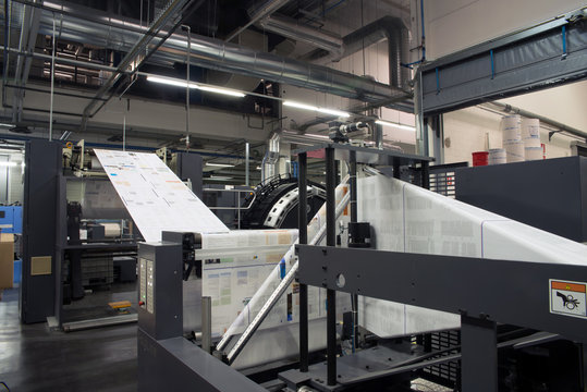 Print shop (press printing) - Finishing line