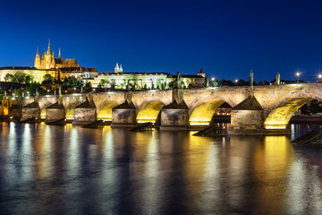 Fototapeta premium Charles bridge at night, Prague, Czech republic, Europe