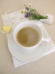 Butterkaffee mit Butter und Kokosöl