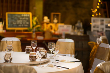 WeddingTable
