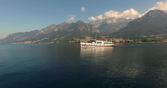 Battello sul lago di Como - Italy - 4k