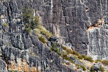 Paredes de roca de Peña Canales. Sierra de la Cabrera, Pozos, León.