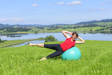 Balance- und Stabilitätsübungen mit Ball