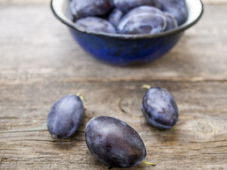 Plums in the bowl