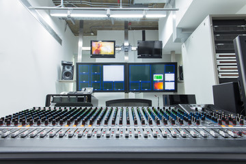 studio TV