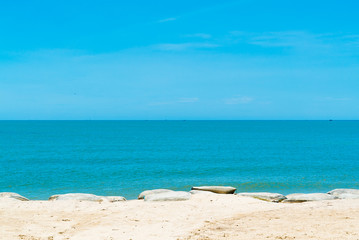 Fototapeta na wymiar Seascape of Chalathat beach in Songkhla province, Thailand